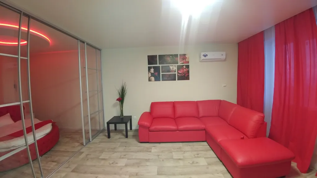 Очень необычная и просторная квартира-студия в центре