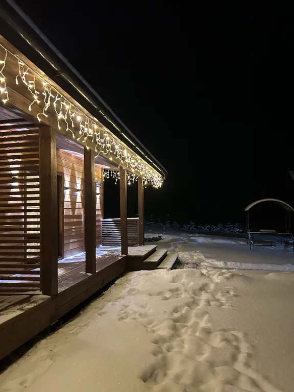 Дом на берегу реки