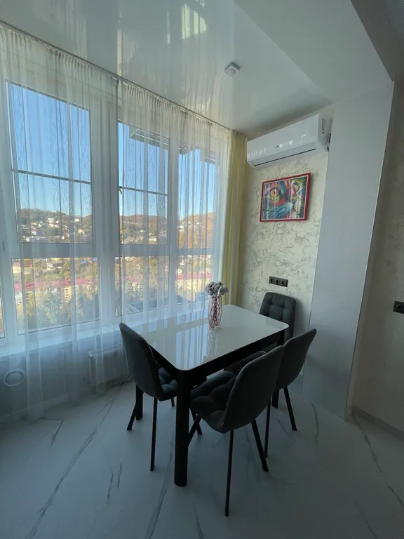 Новая квартира с видом на море в центре