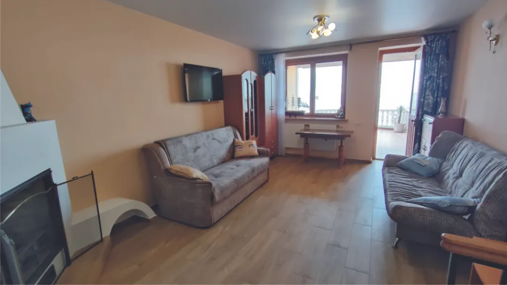 Коттедж - три этажа на берегу моря