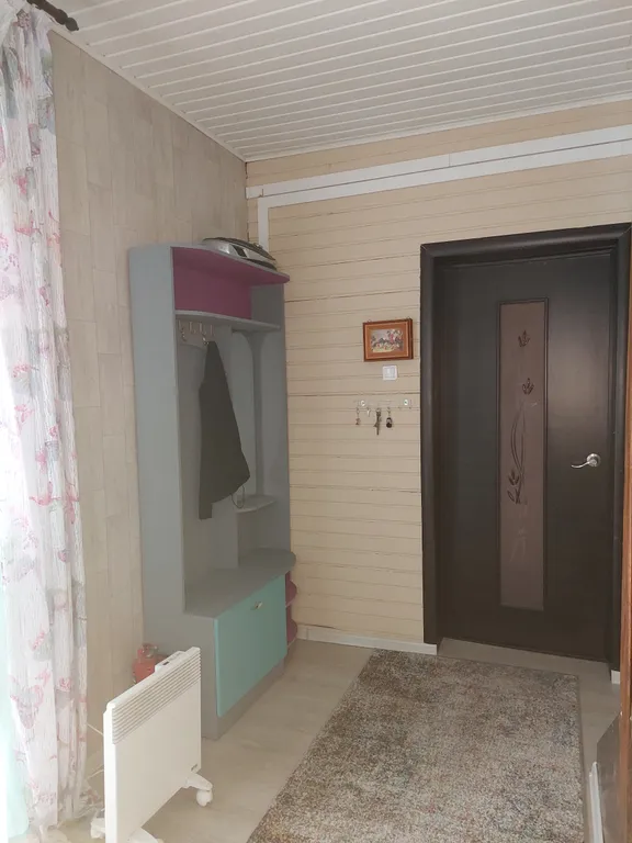 Уютный дом на берегу реки