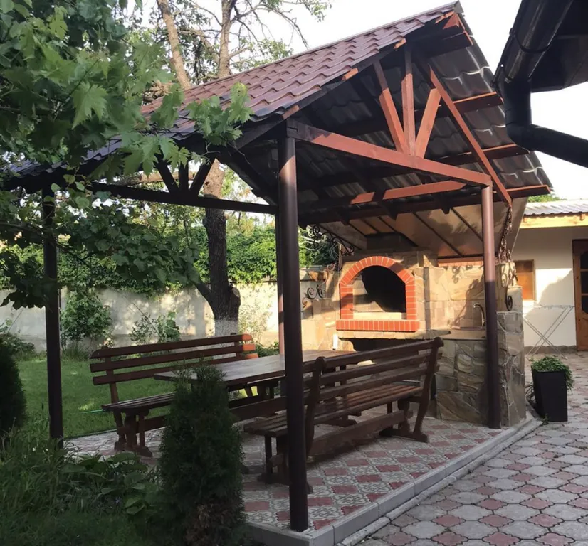 Уютный домик на тихой улице