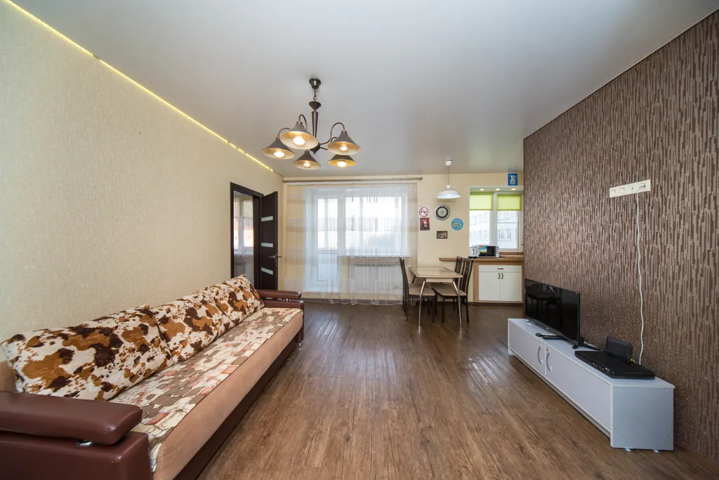 Современная 2-ком на набережной в центре города