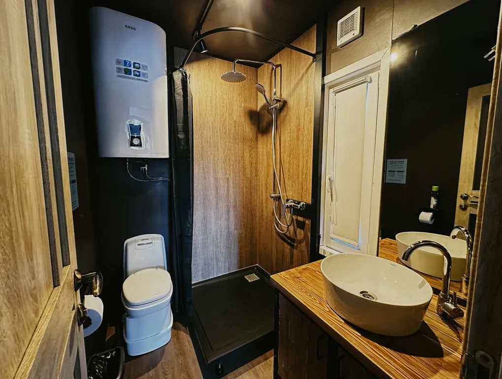 Плавучий дом Лещ