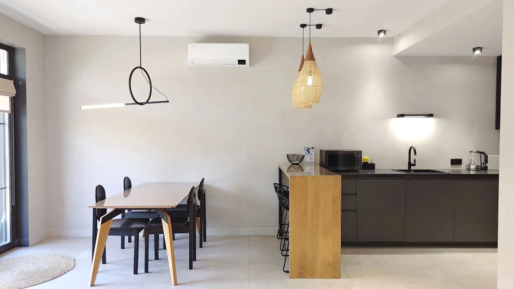 Таунхаус с джакузи и сауной. Камин. Панорамные окна. Барбекю.