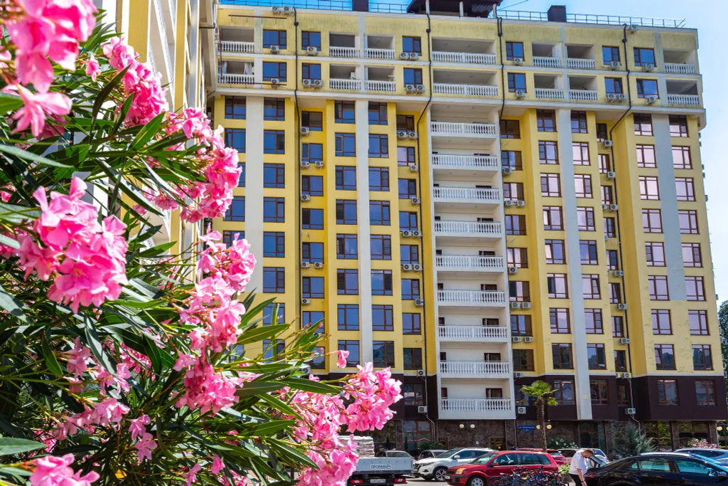 Квартира с балконом и видом на гору