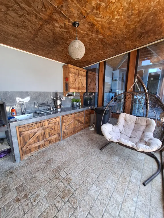 Семейный дом на берегу моря