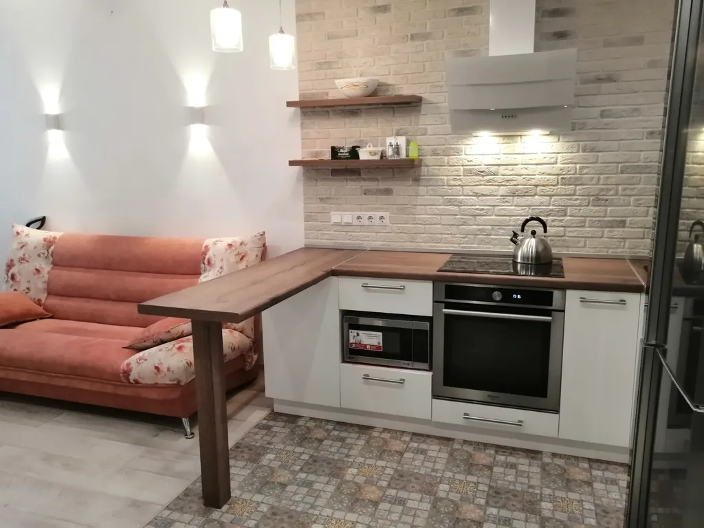 Комфортная евротрешка рядом с ТРЦ Галерея Чижова