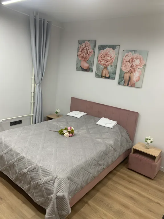 Нежный зефирный апартамент в KM Tower Plaza