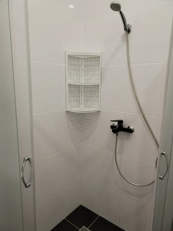 Студия для двоих с видом на аллею