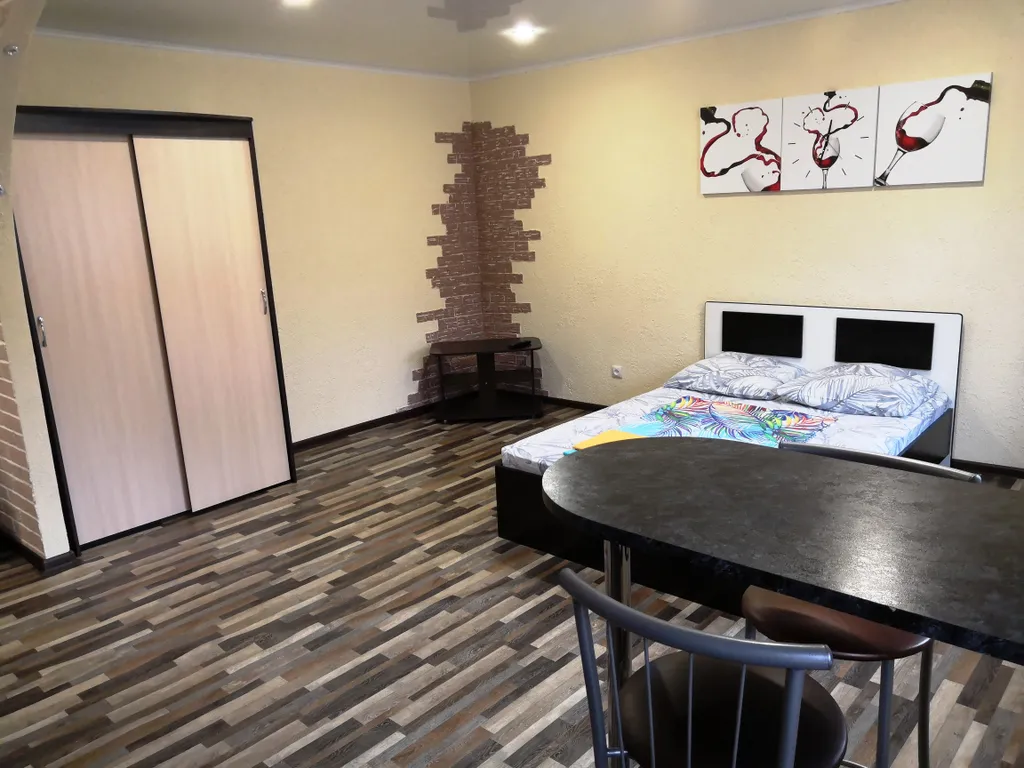 Студия на 1 этаже с балконом