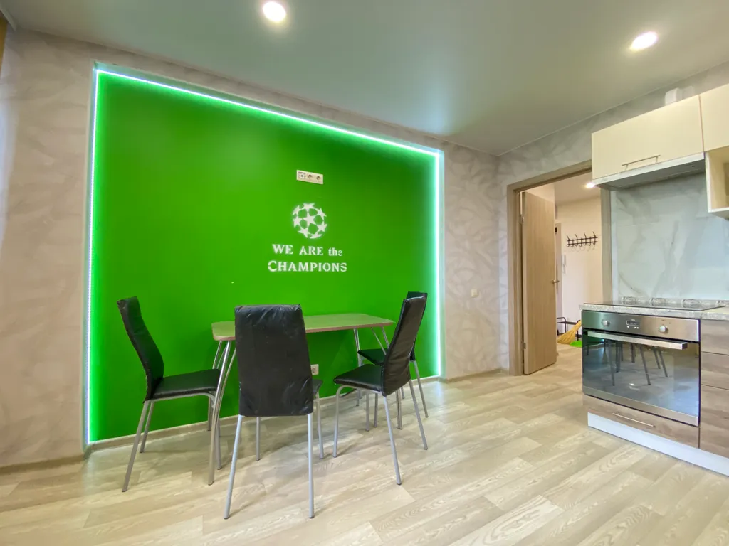 Евродвушка с футбольной атмосферой