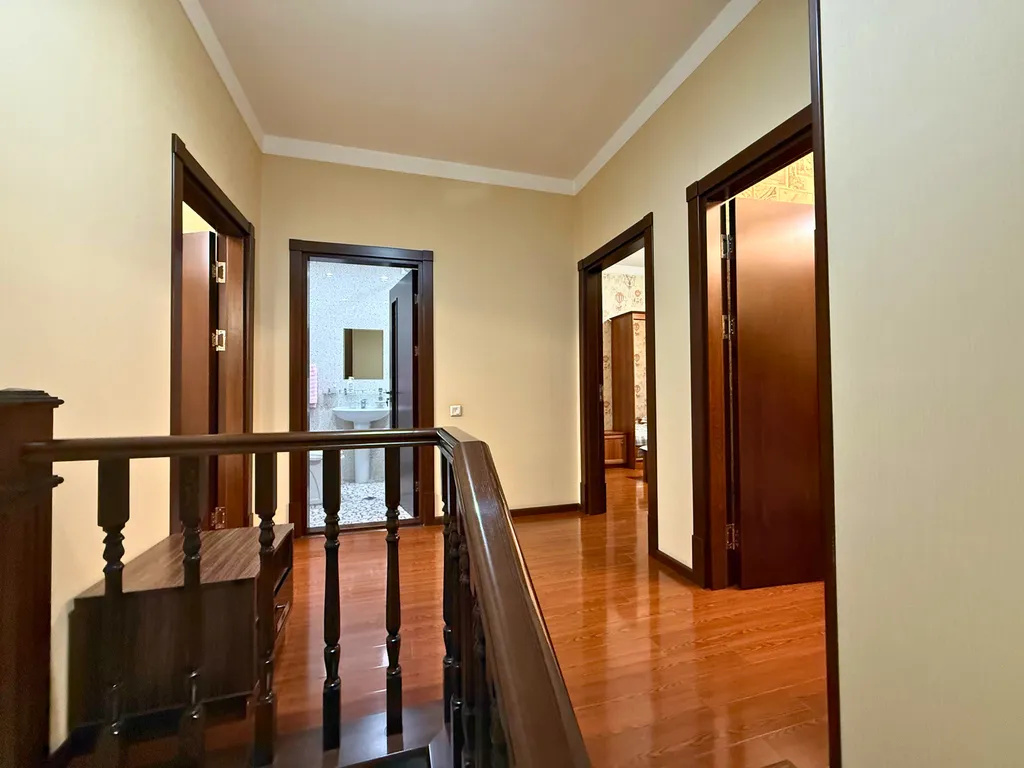 Танхаус рядом со множеством ресторанов