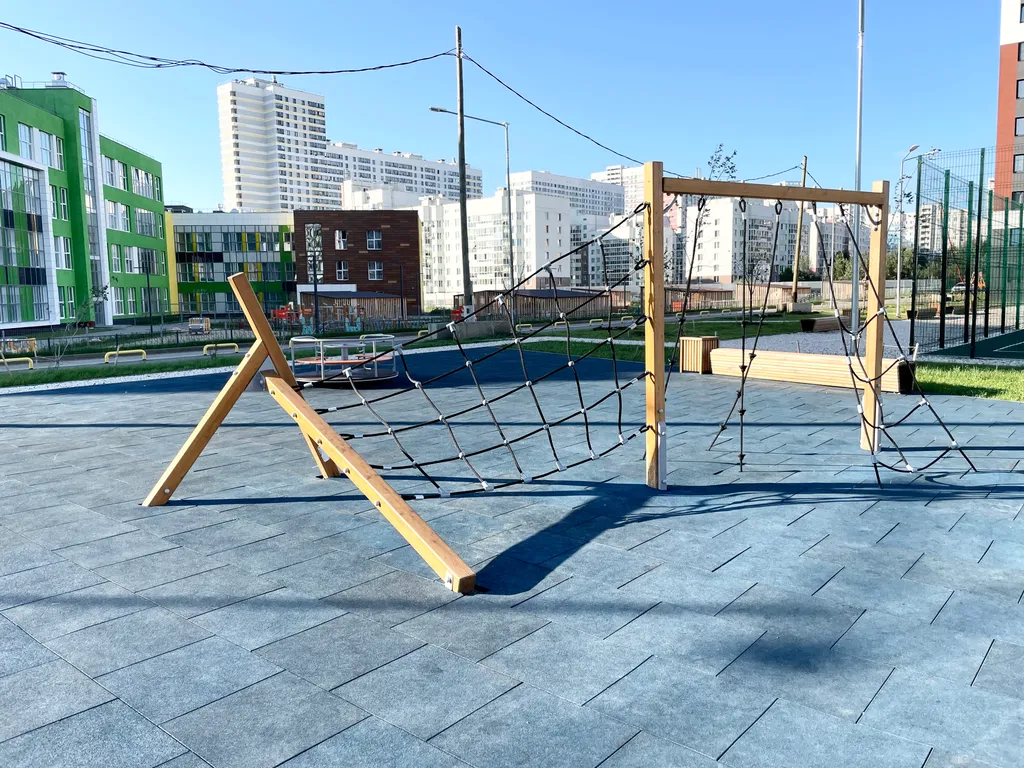 Студия в современном районе в современном районе