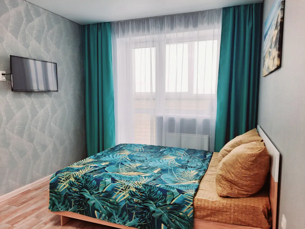 Студия возле гипермаркета Лента