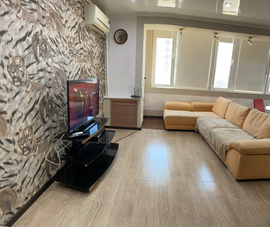 Красивая, уютная, стильная квартира - студия с шикарным видом из окон