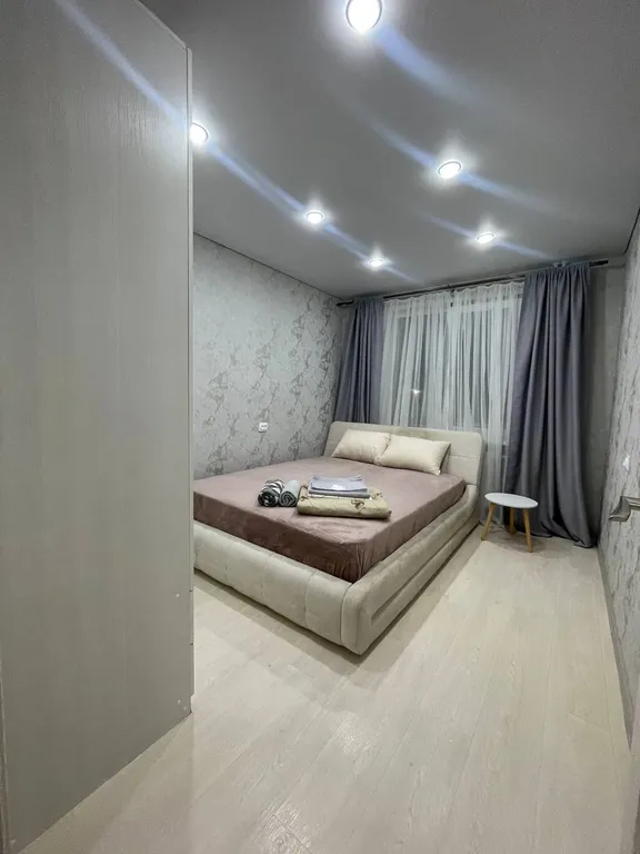 Уютная 2-комнатная квартира с удобным выездом на промзону — аренда посуточно в Нижнекамск