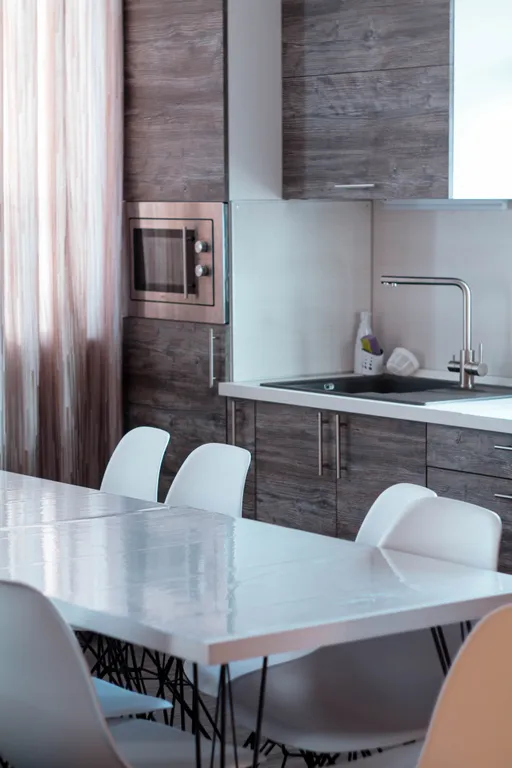 Усадьба в лесу с видом на горы