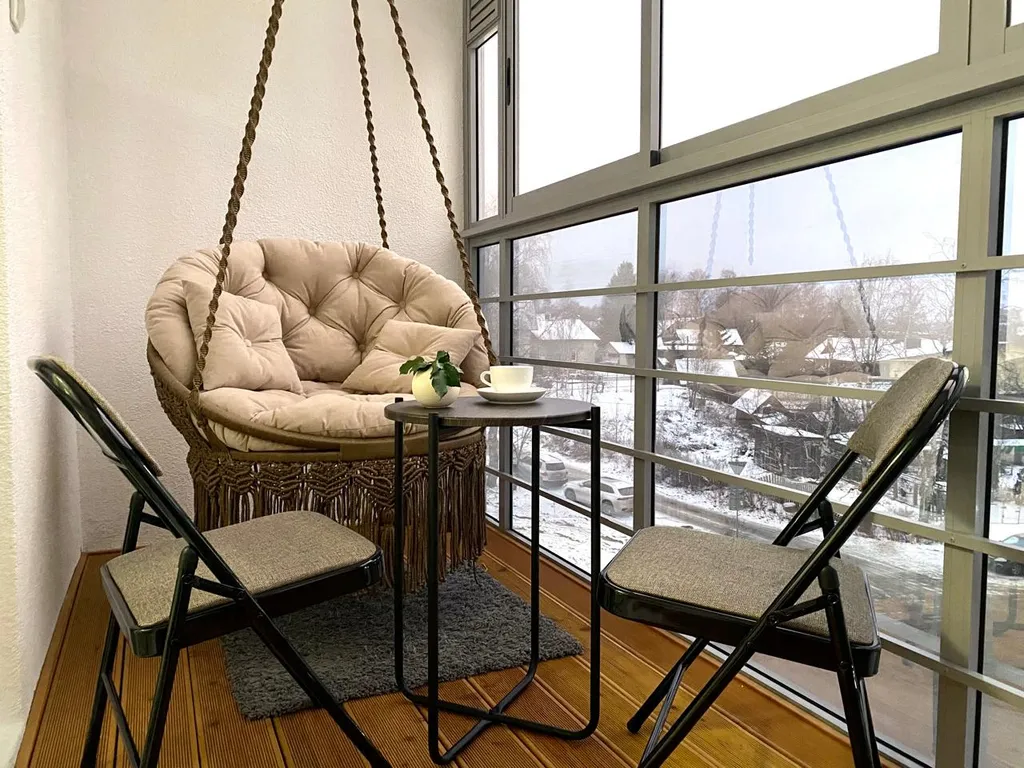 Трехкомнатная квартира Mocha Mousse недалеко от вокзала