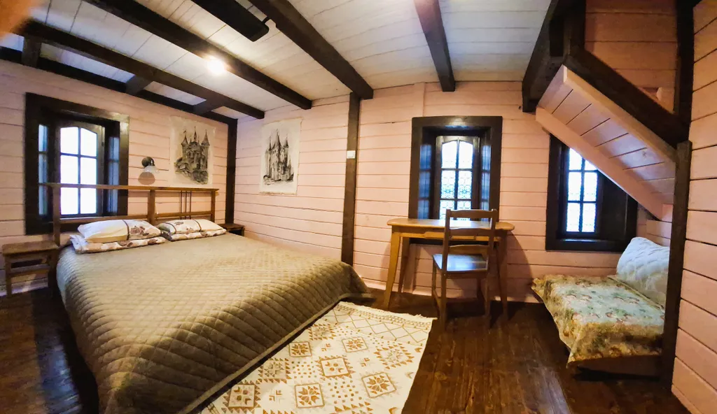 Дом-замок для большой компании