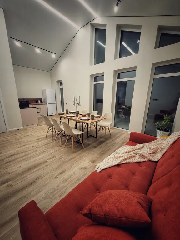 Дом в сосновом лесу