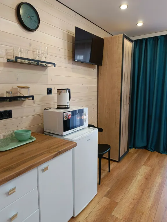 Новый гостевой дом с бассейном у моря Прилив