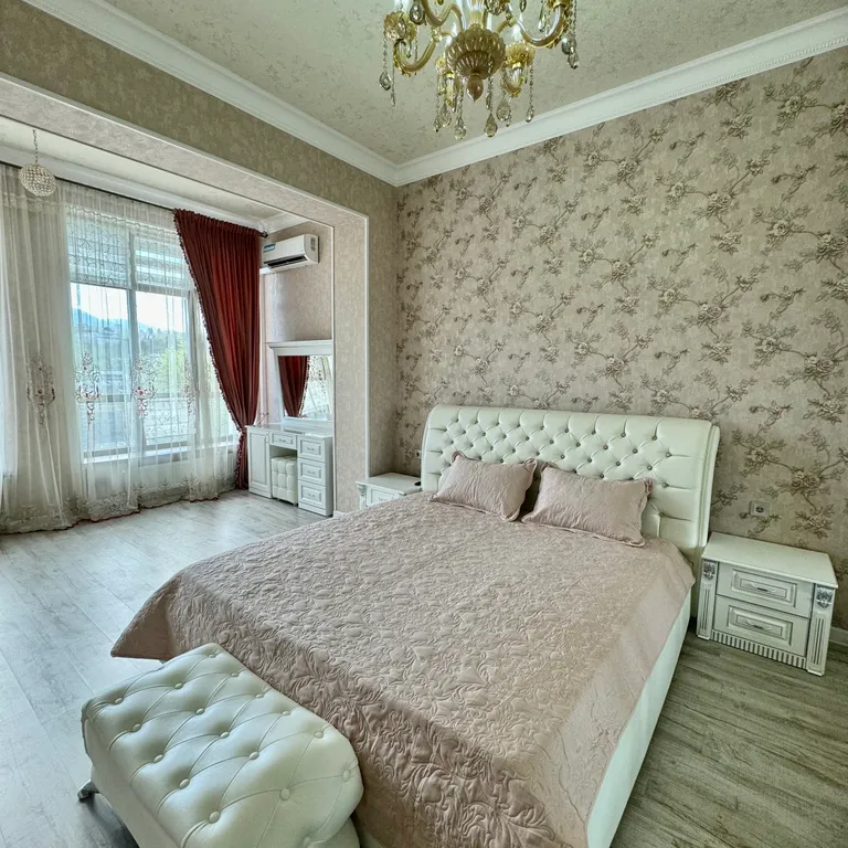 Роскошные трёхкомнатные апартаменты