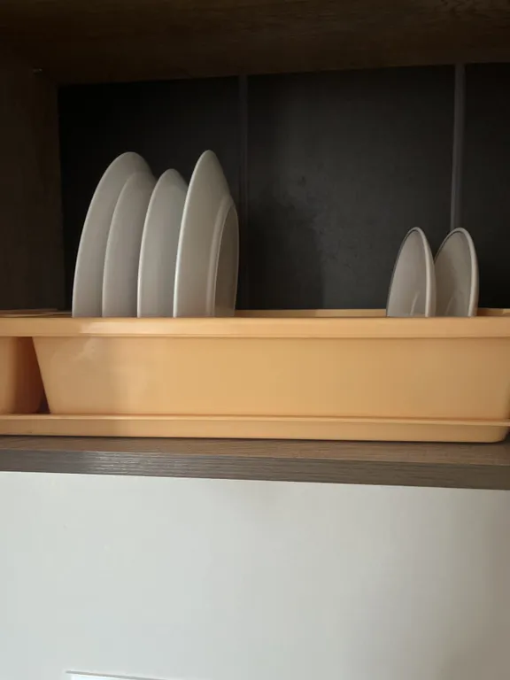 Квартира Квартира с новым ремонтом на первом этаж окна на парковку — Элиста