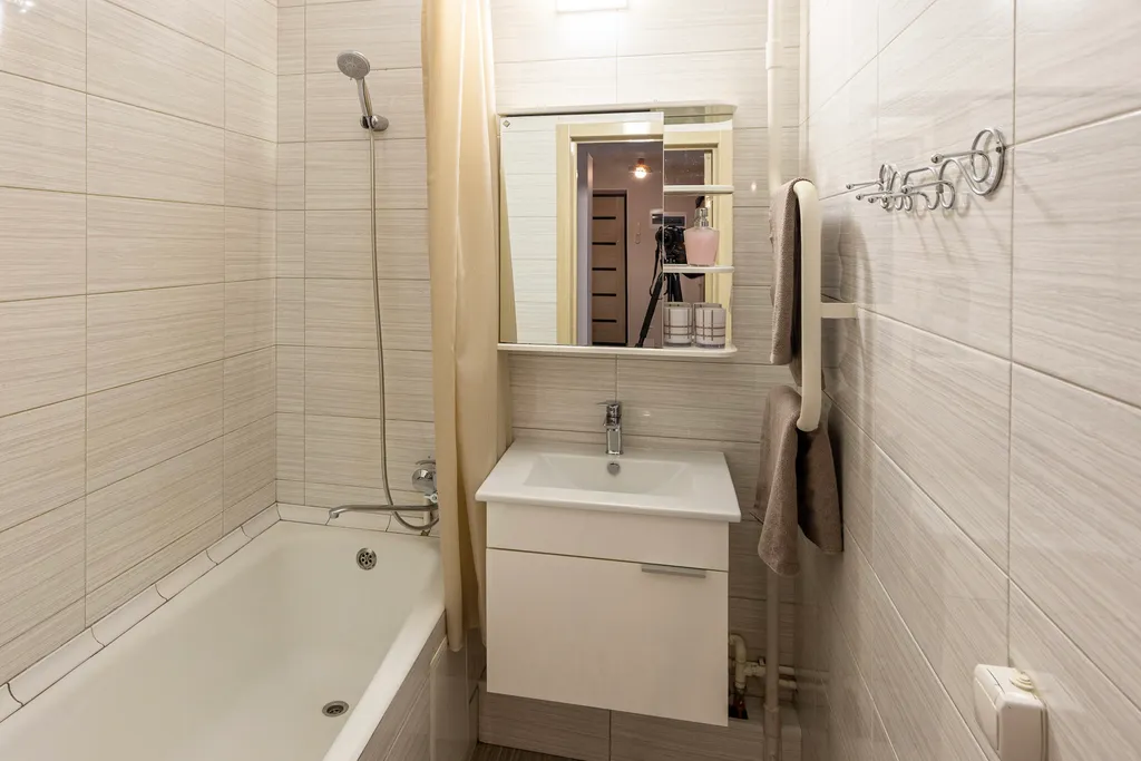 Три комнаты и два балкона в районе дендрария