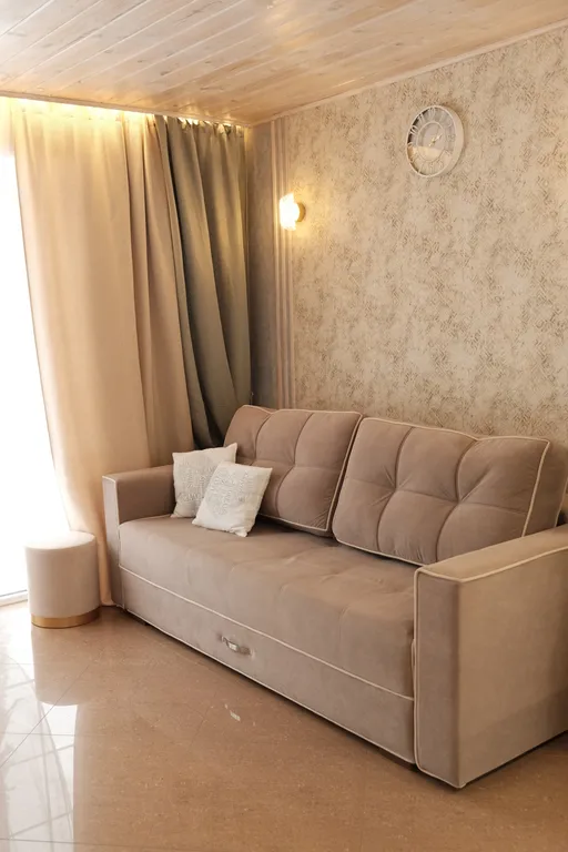 Большой уютный дом с видом на лес