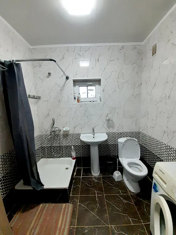 Домик у озера