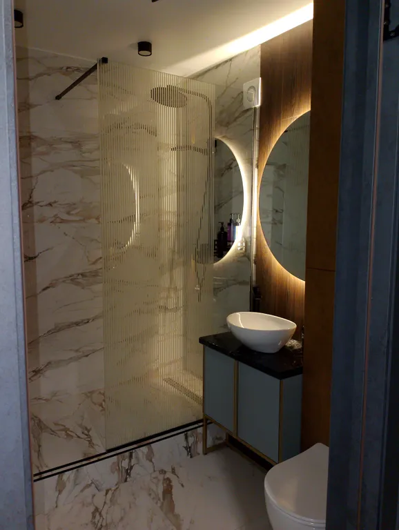 Уютная дизайнерская квартира с прекрасным видом из окна