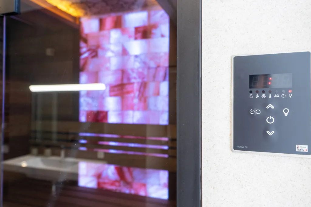 Дом с кедровой сауной и подогреваемым бассейном