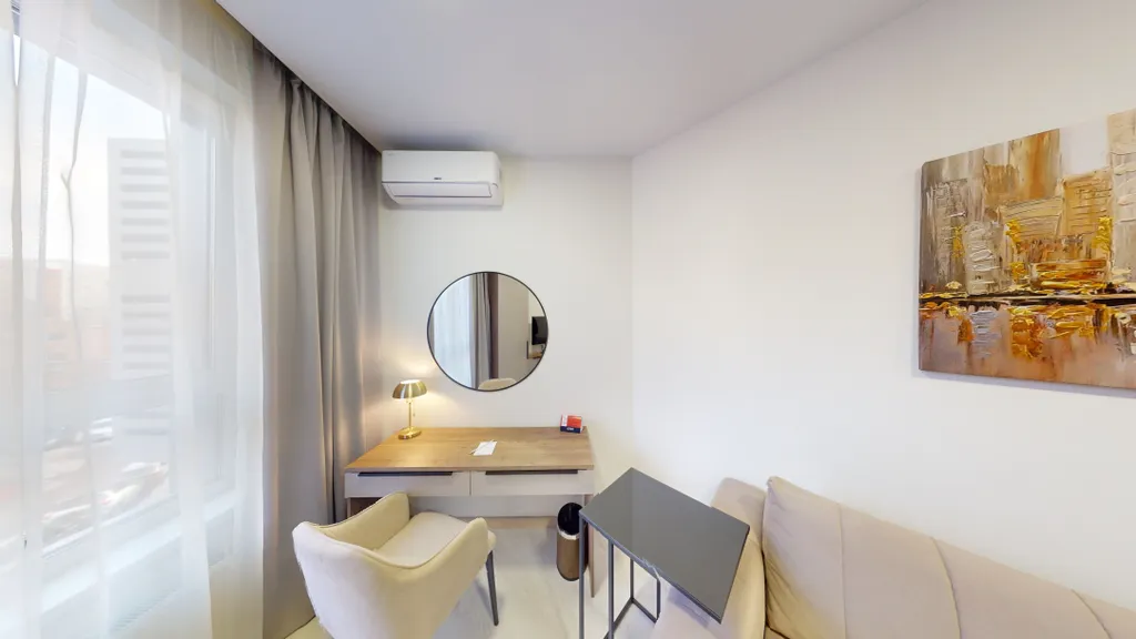 Люкс с одной спальней и кухней гостинной