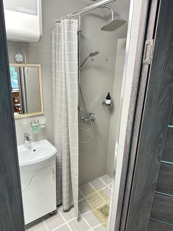 Деревенский снаружи, уютный и современный внутри