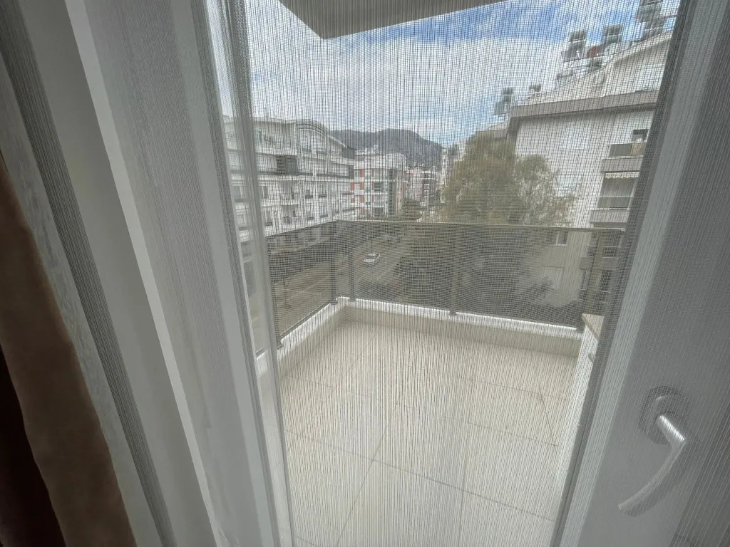 Современная чистая квартира у моря