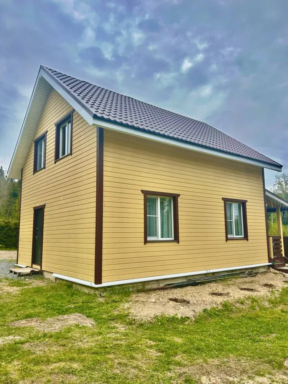 Уютный уголок у леса