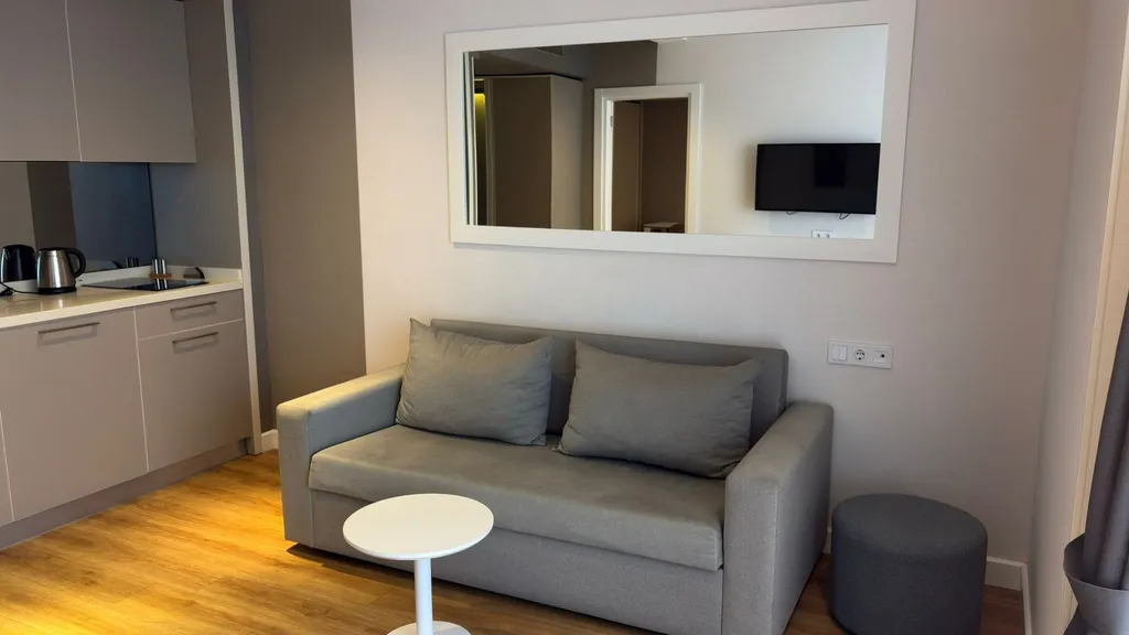 Современная квартира 1 bedroom в Alliance Palace