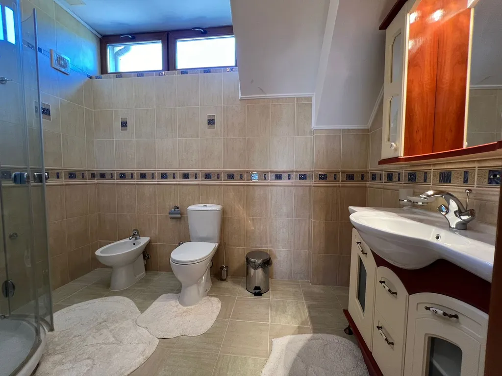 Видовые 3-комнатные апартаменты возле пляжа