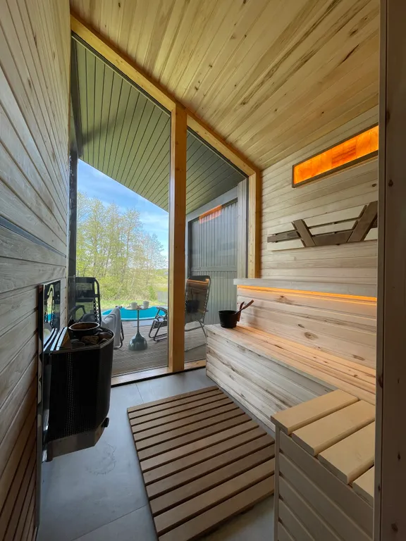 Дом с сауной и купелью в 400 метрах от водохранилища