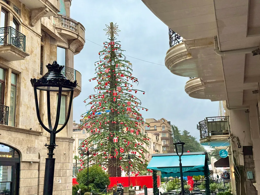 Persimmon, europe square - historic city center