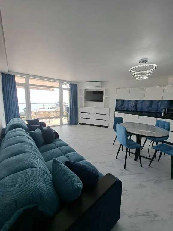 Апартаменты с шикарным видом на море и горы