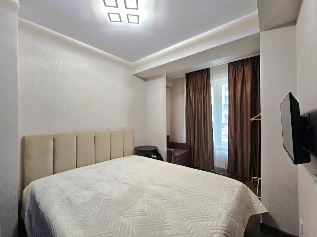 Большая квартира на первой береговой