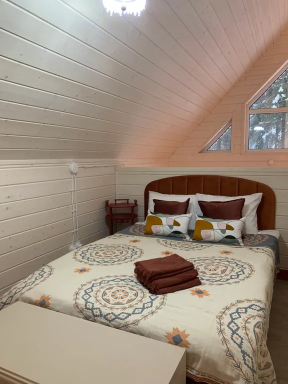 Красная Матрешка - глэмпинг в лесу