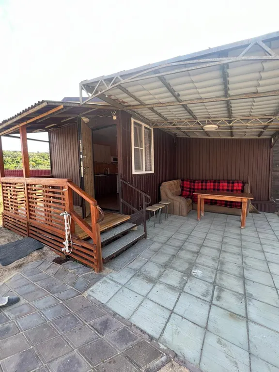 Отдельный дом с удобствами на берегу моря, на трёх сотках