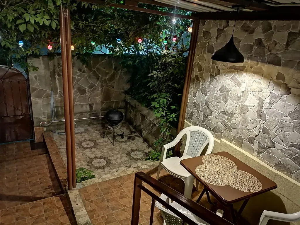 Уютный апартамент в центре Симеиза с собственным двориком под ключ