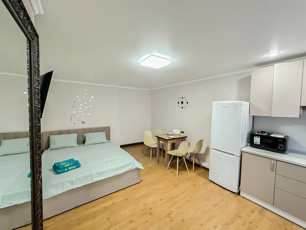 Домик с двором и парковкой для семей, командированных гостей и пар