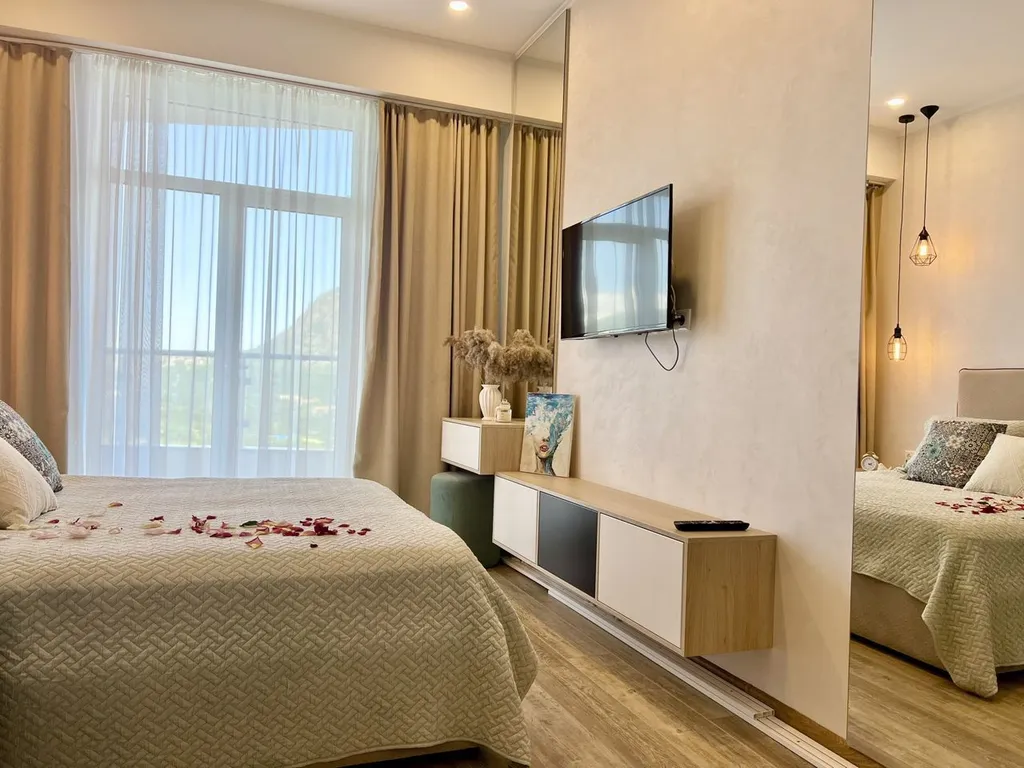 Уютная двухкомнатная квартира с шикарным видом в Гурзуфе