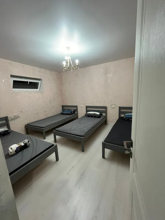 2-х этажный коттедж с бассейном на берегу