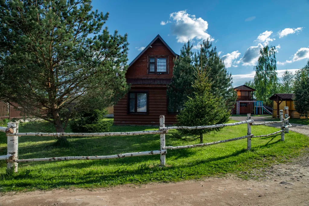 Шестиместный коттедж с тремя спальнями на берегу озера Селигер